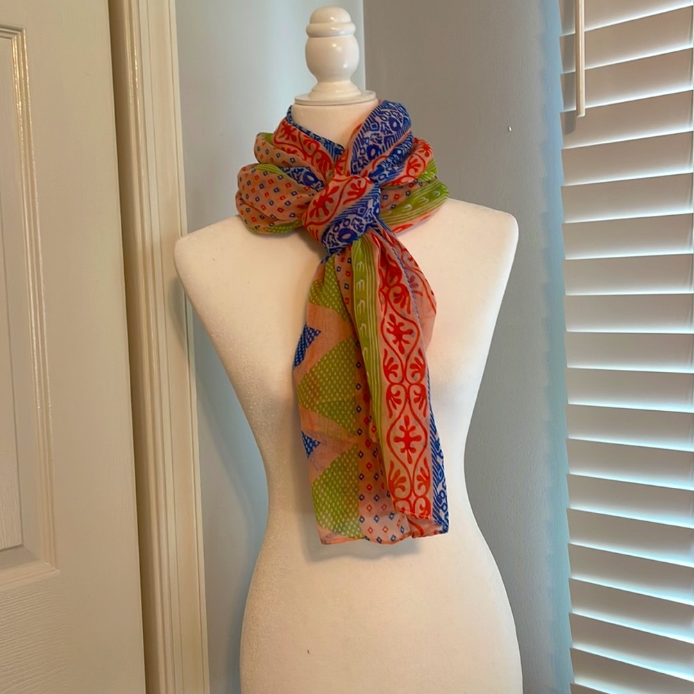 Women’s Lightweight Fashion Scarf